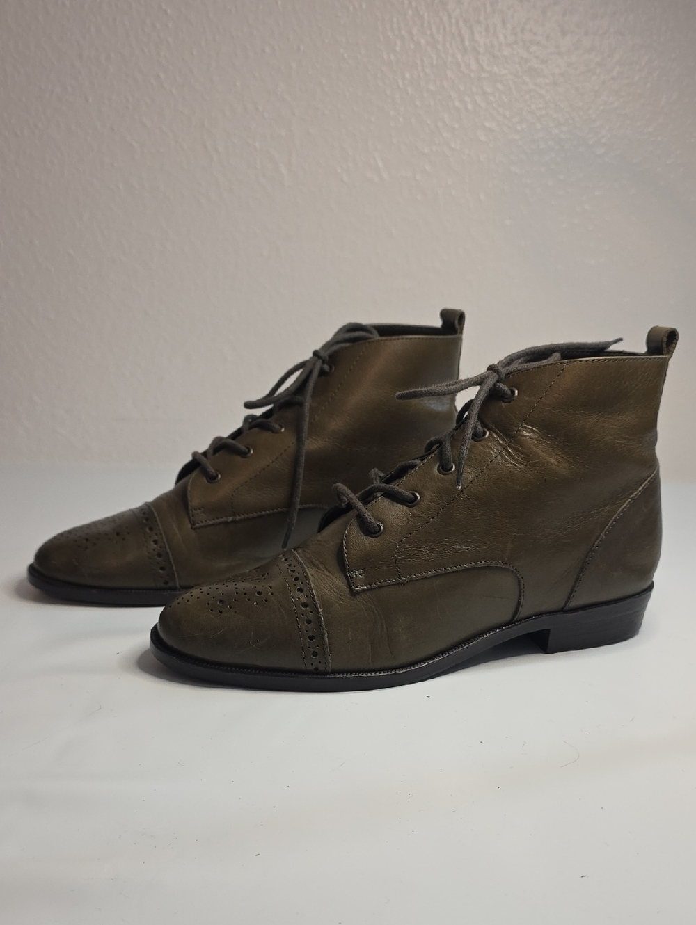 Calico Vintage Mod Leather Cute Ankle Booties Olive Green Ladies 7.5 Guc Nice